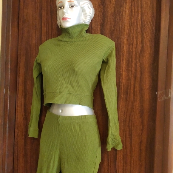 Ribbed Co-ord set fixed rate... No offers - Picture 3 of 8